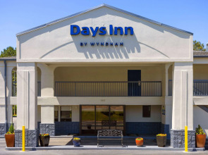 Days Inn by Wyndham Acworth