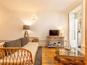 Modern Porto Studio With Essential Amenities