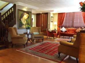 Candlewoods Guesthouse