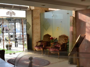 Al Murooj Kareem Hotel