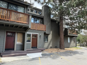 Mammoth Sierra Townhomes #25 3 Bedroom Condo