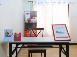 RedDoorz @ Classique Pan Oriental Hotel and Resort Batangas
