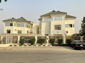 Glovis Luxury Apartments