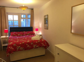 No 6 Boleyn House (Adults Only)