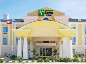 Holiday Inn Express Hotel and Suites of Falfurrias