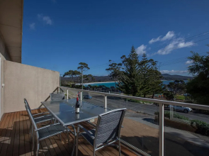 Seaview Apartment