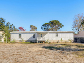 2 Mi to Beaches: Breezy Panama City Home w/ Deck!