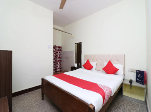 OYO 18508 Hotel Shreya