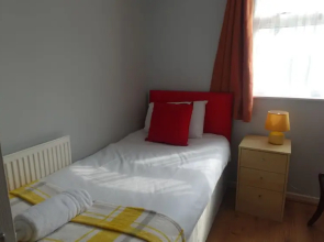 Chelsea House - Huku Kwetu