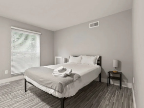 Modern 2BR 2BA Apartment With Pleasant Views
