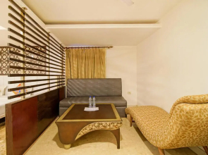 Fabhotel White Klove