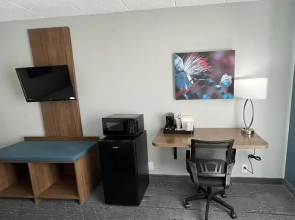 Days Inn & Suites by Wyndham Springfield OH