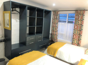Baylight Accommodation 3 Selfcatering 1 bedroom apartment sleeps 4
