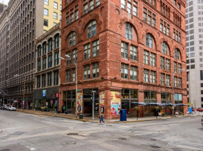 Spacious DT Lofts with Full Kitchen by Zencity