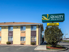 Quality Inn & Suites West Bend