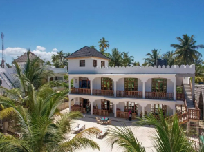 Blue Waves Hotel