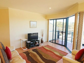 Ocean Breakers Holiday Apartments