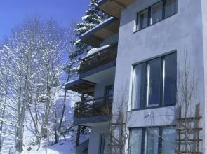 Apartment-Hollaus