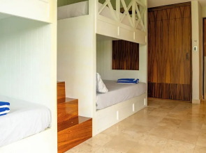 Family Condo with 3 BDR Pool & Hot tub
