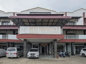 OYO 2704 Hotel Transit 2