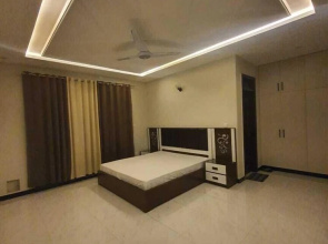 Roomph Transit Guest House