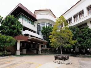 Central Place Hotel