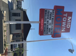 Mid Town Motel