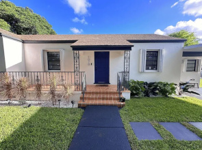 Charming House with Free Parking