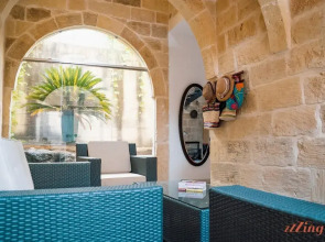 A pet Friendly Farmhouse With a Rooftop Pool