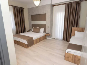 Holmi̇ Otel
