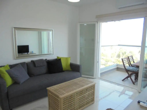 Kermia Court - Beach-front, modern 2 bedroom -sleeps 6