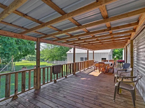 Waterloo Home With Fire Pit - 1/2 Mi to Boat Ramp!
