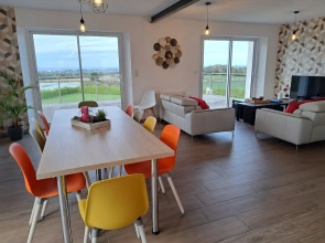 Holiday Home 10 Pers., Panoramic sea View, Cleder