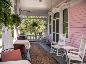Cedar Crest Inn