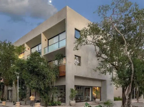 2 BR Great Located Natural Lightning