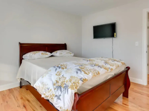 Bright Newark Vacation Rental Near New York!