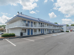 Motel 6 Norcross, GA - Atlanta Northeast