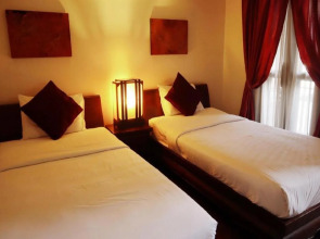 Anoma Boutique House