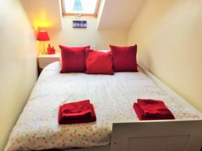 Moffat - Luxury apartment with outstanding views.