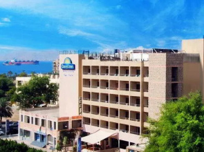 Days Inn Hotel & Suites