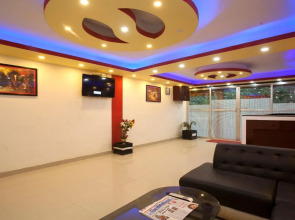 OYO 237 Hotel S Galaxy