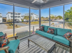 Steps to Sand! Home w/ 3 Decks in Sunset Beach