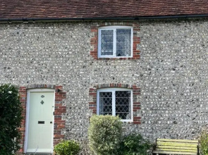 Cosy Flint Cottage
