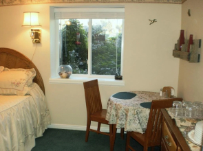 Lazy Inn Bed and Breakfast