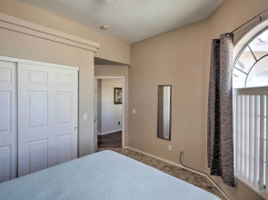 4 Mi to Lake Havasu Park: Modern Home w/ Pool!