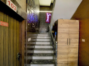 Fabhotel Ceerock