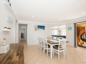 Coastaway I Pet Friendly I 3 Min Walk to Beach