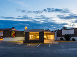 Super 8 By Wyndham Sterling Co