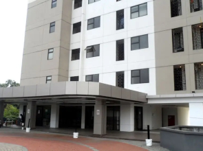 19 Avenue Apartment By Roomz