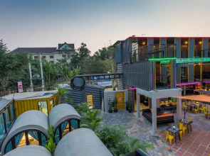 White Rabbit Hostel - Adults Only